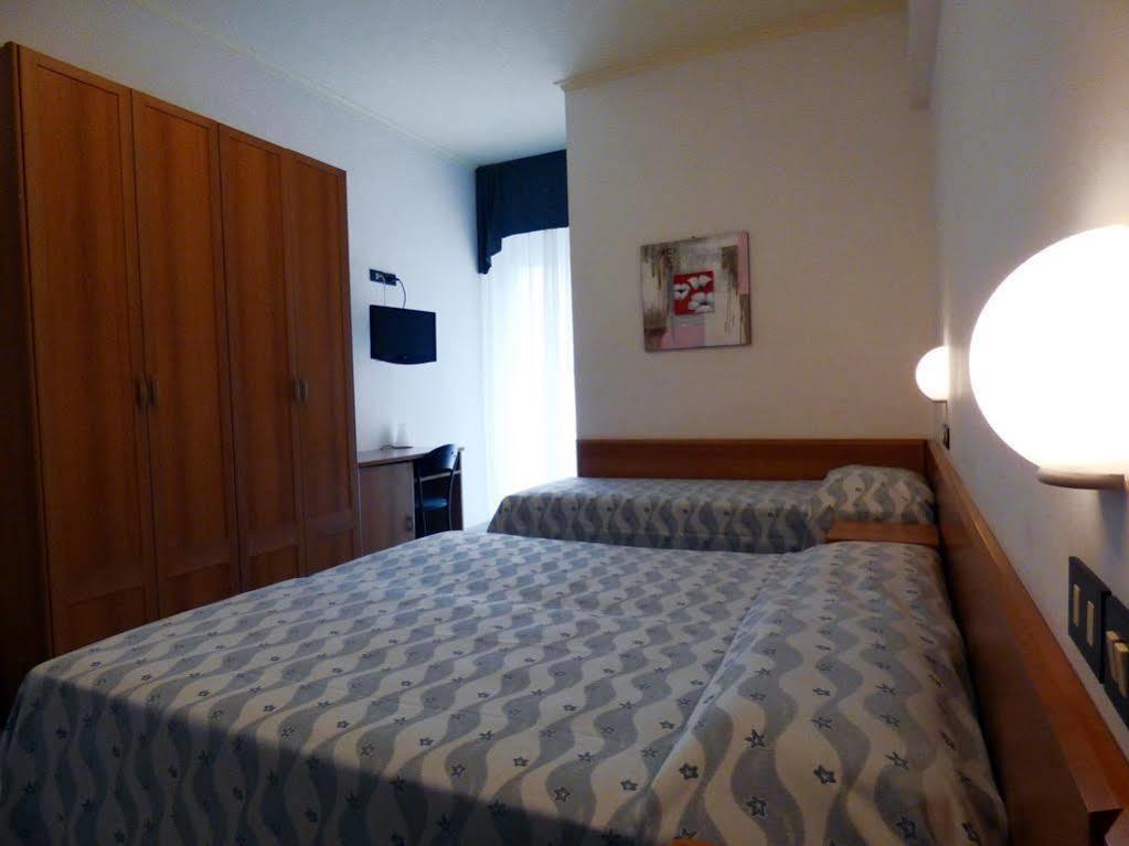 Hotel Sunset Rimini Exterior photo